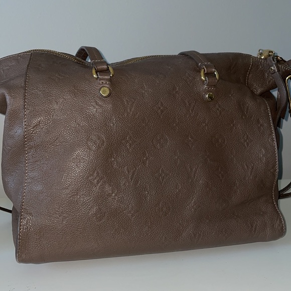 Louis Vuitton
Lumineuse Handbag Monogram Empreinte Leather PM - Picture 4 of 15